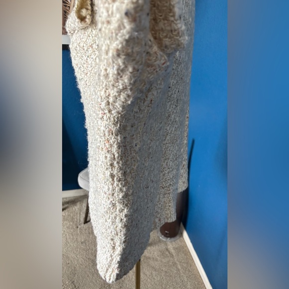 Zara Cream V-Neck Sweater - Picture 12 of 16